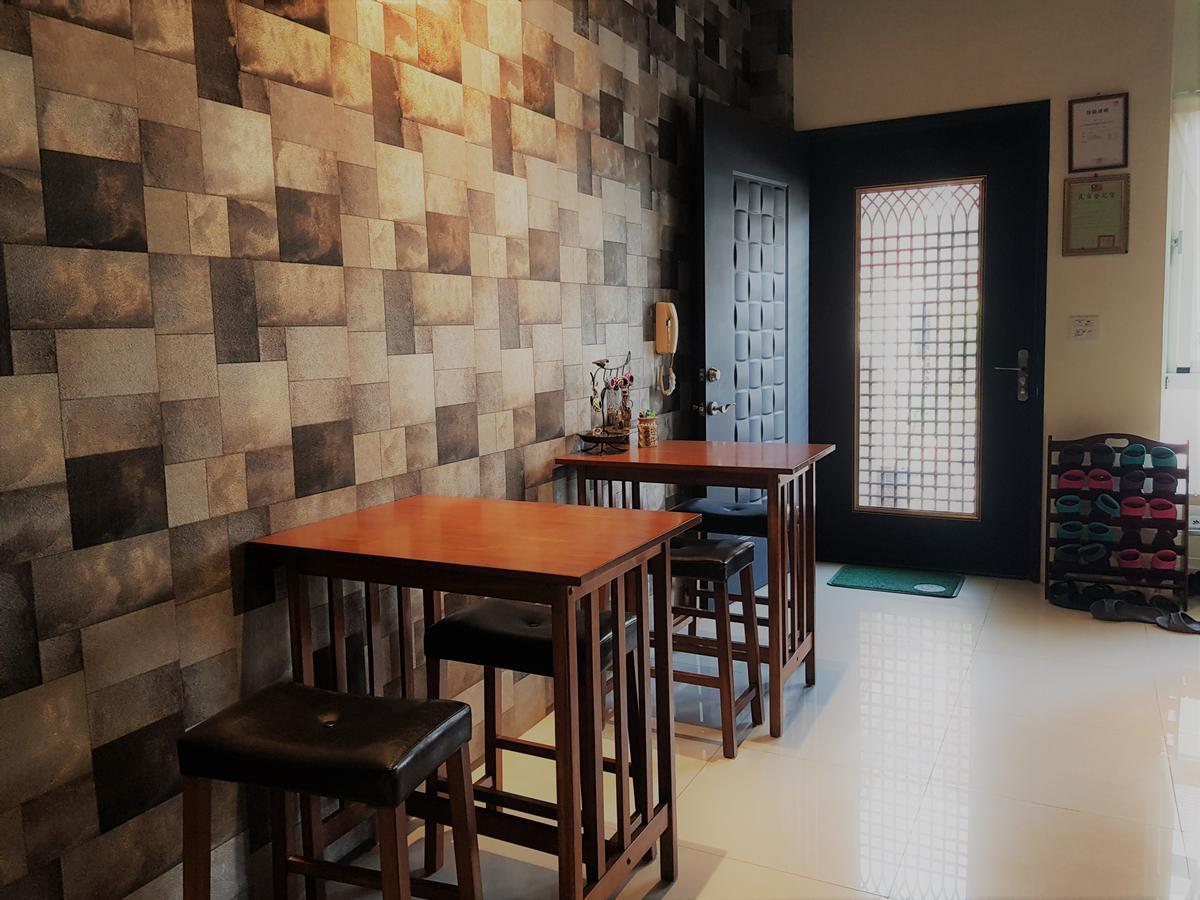 Railway Traveler B&B T'ai-tung Buitenkant foto