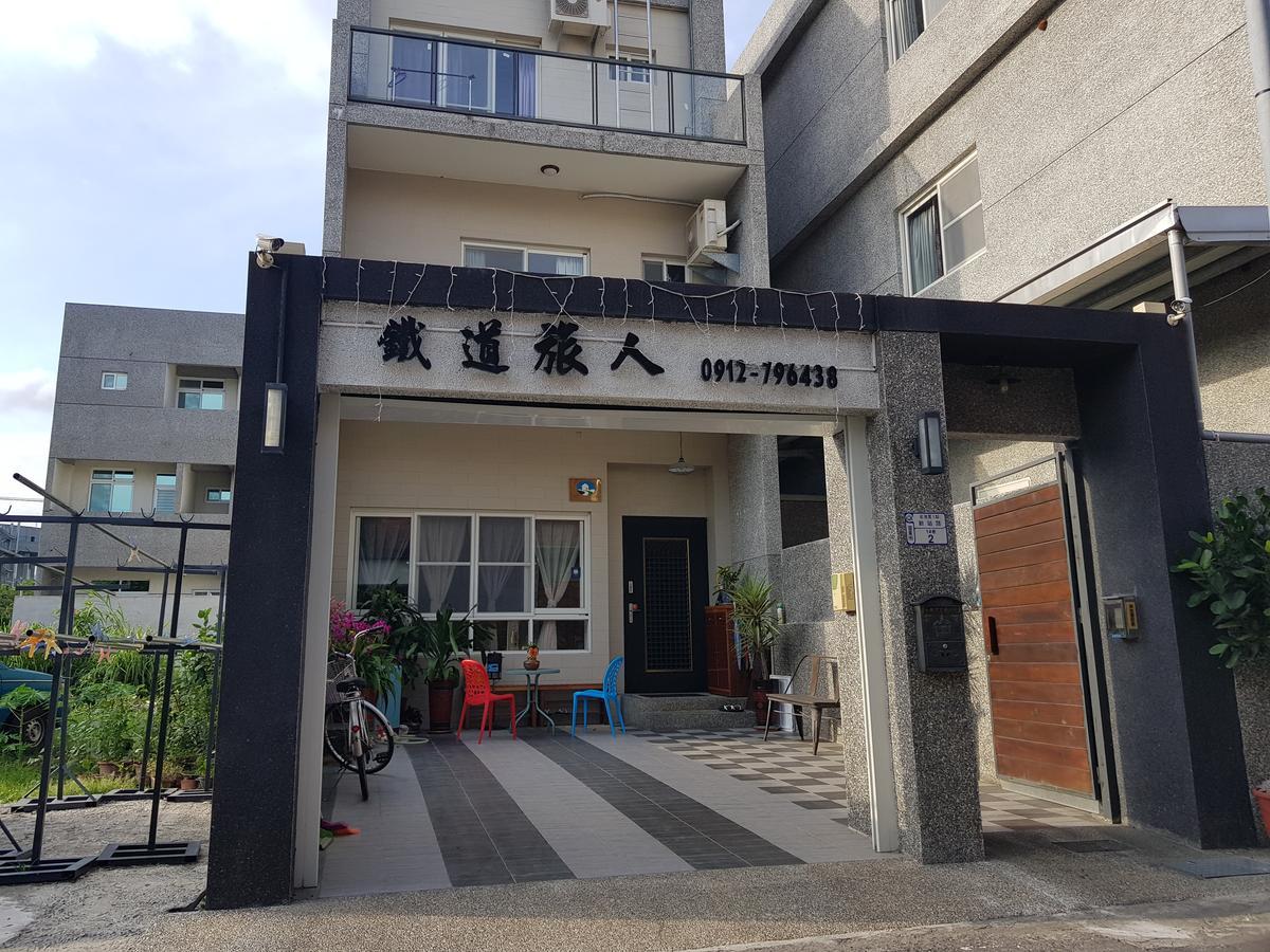 Railway Traveler B&B T'ai-tung Buitenkant foto
