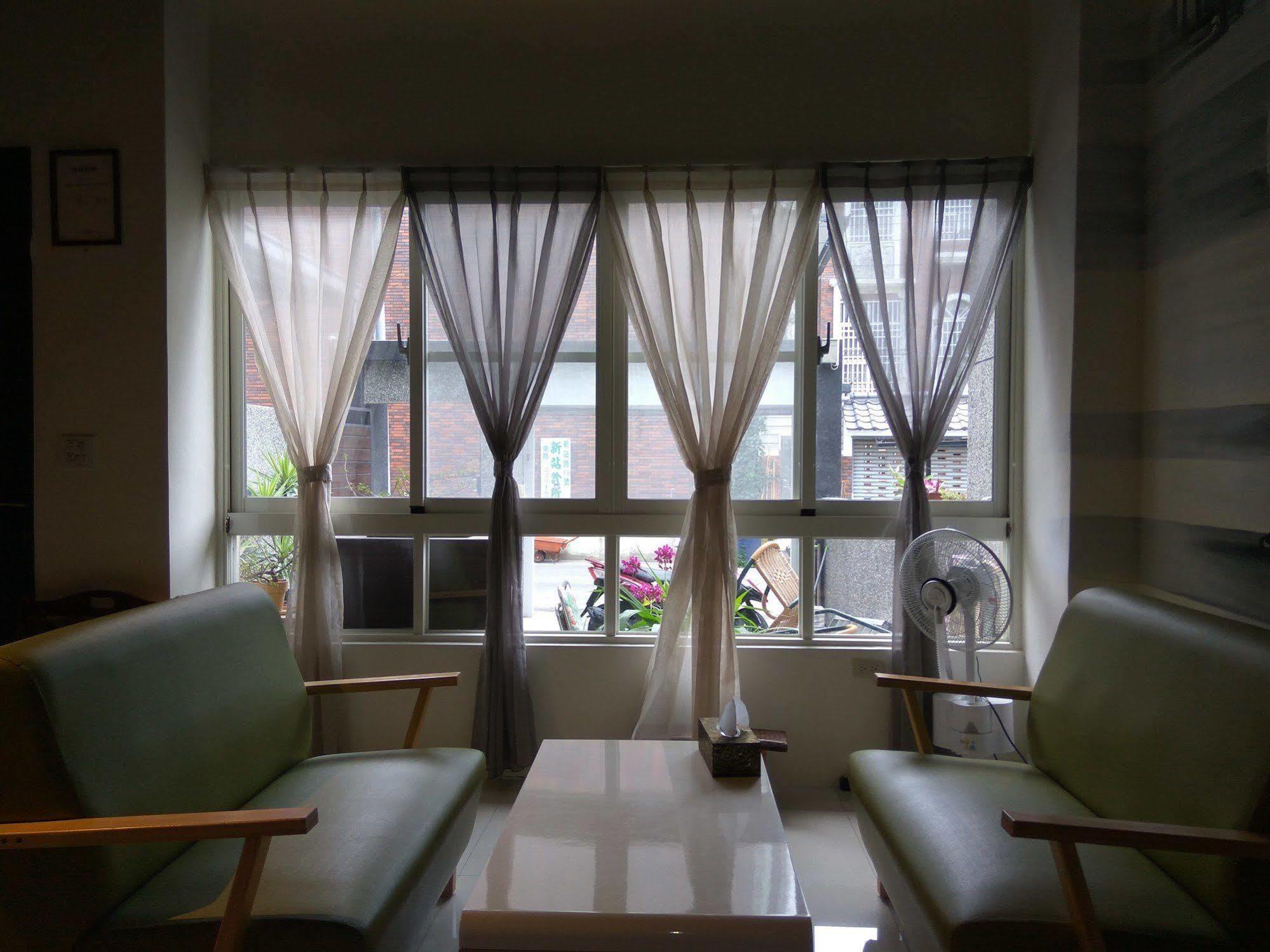 Railway Traveler B&B T'ai-tung Buitenkant foto